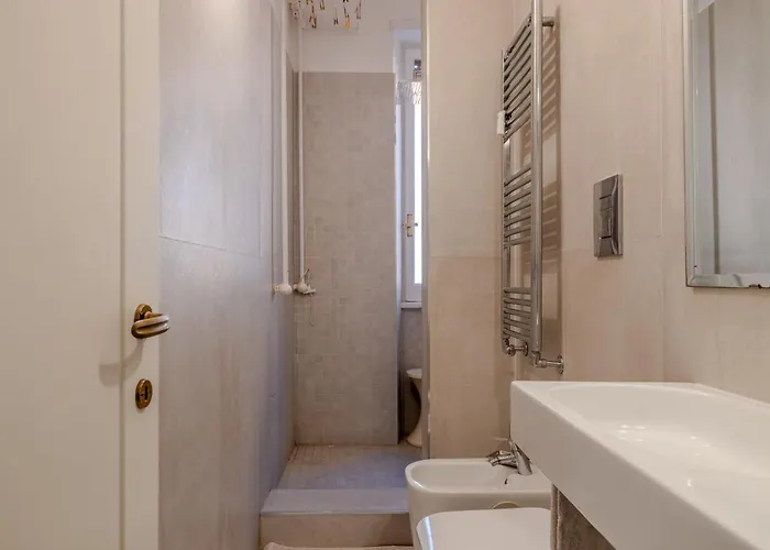 Bright And Spacious Flat In The Hearth Of